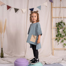 Mini Pverdchen - Kinder Kleid aus dicker Biobaumwolle, Rauchblau/Beige