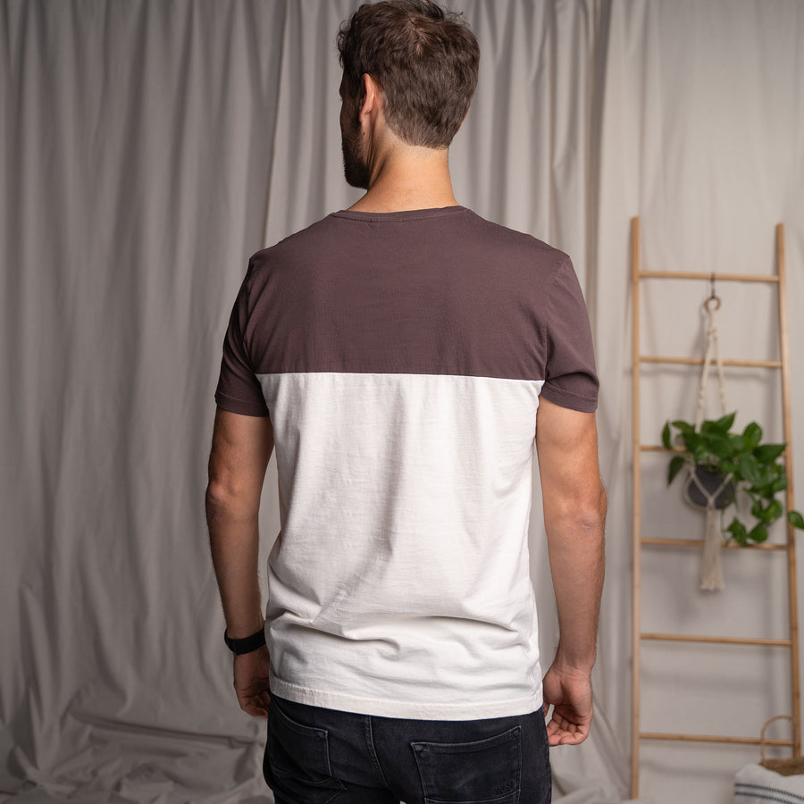 Olav - Classic Fit Colourblock T-Shirt aus Biobaumwolle, Chocolate/Ecru