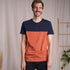 Olav - Classic Fit Colourblock T-Shirt aus Biobaumwolle, Navy/Clay