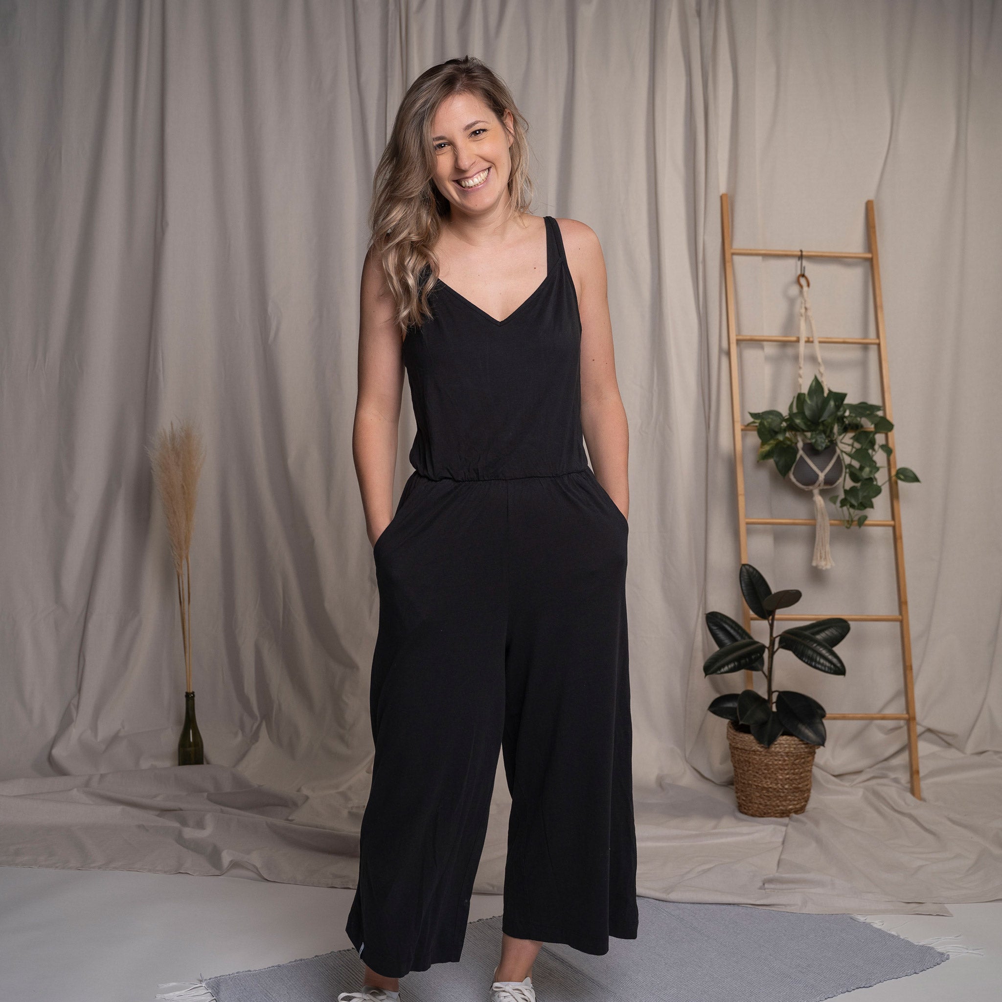 Velicity - Jumpsuit aus Tencel-Mix, Schwarz - Vresh, Sustainable and Fair  Made in Europe – Vresh Clothing