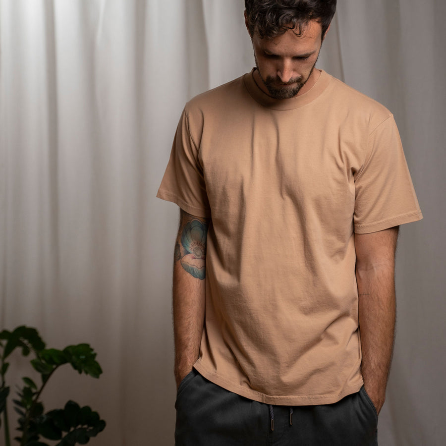 Vred - Oversized, unisex T-Shirt aus Biobaumwolle, Camel