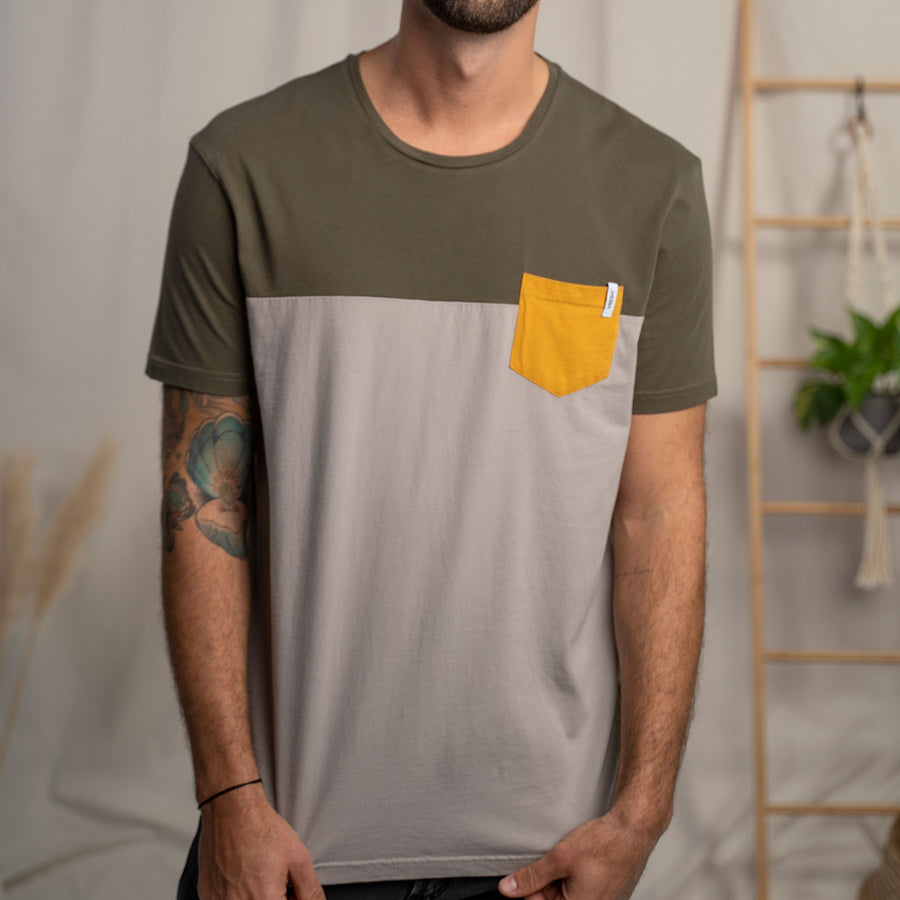 Verdy - Classic Fit Colourblock T-Shirt mit Brusttasche aus Biobaumwolle, Olive/Hellgrau/Senfgelb