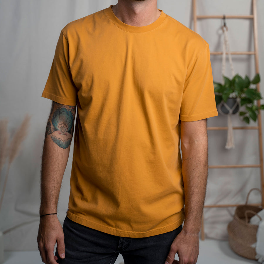 Vrederiko - Regular Fit T-Shirt aus Biobaumwolle, Senfgelb
