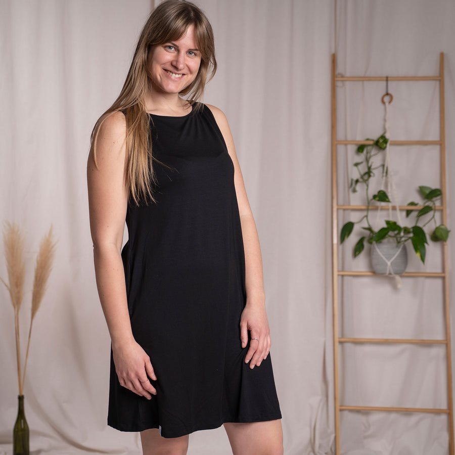 Avrodite - Trägerkleid aus Tencel, Schwarz