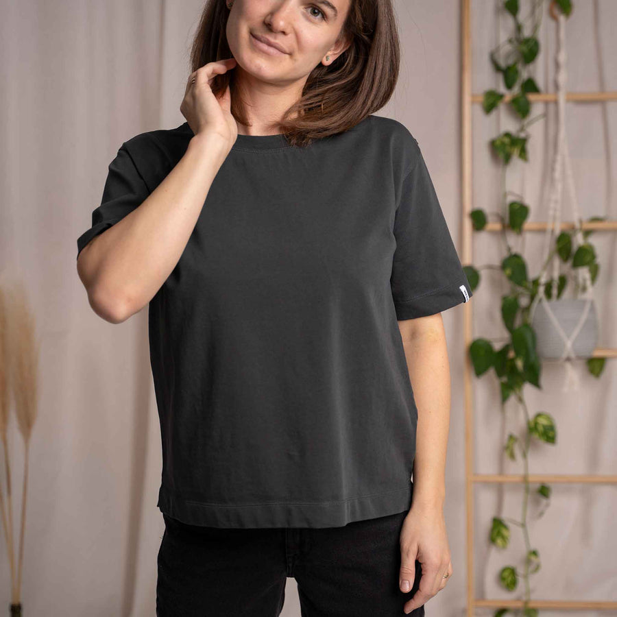 Jenniver - T-Shirt loose aus Heavy-Jersey Biobaumwolle, Schwarz Washed
