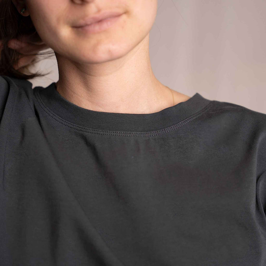 Jenniver - T-Shirt loose aus Heavy-Jersey Biobaumwolle, Schwarz Washed