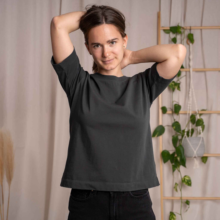 Jenniver - T-Shirt loose aus Heavy-Jersey Biobaumwolle, Schwarz Washed