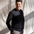 Josev - Regular Longsleeve aus Biobaumwolle, Schwarz
