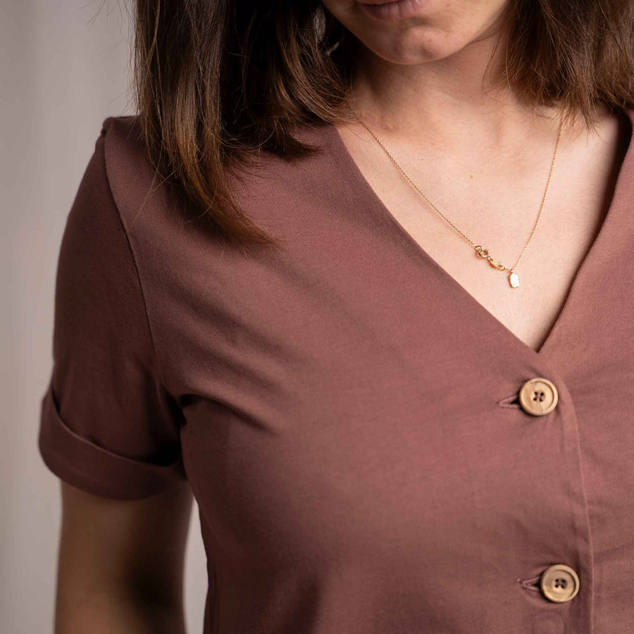 Josevine - Button T-Shirt aus Biobaumwolle, Rotbraun