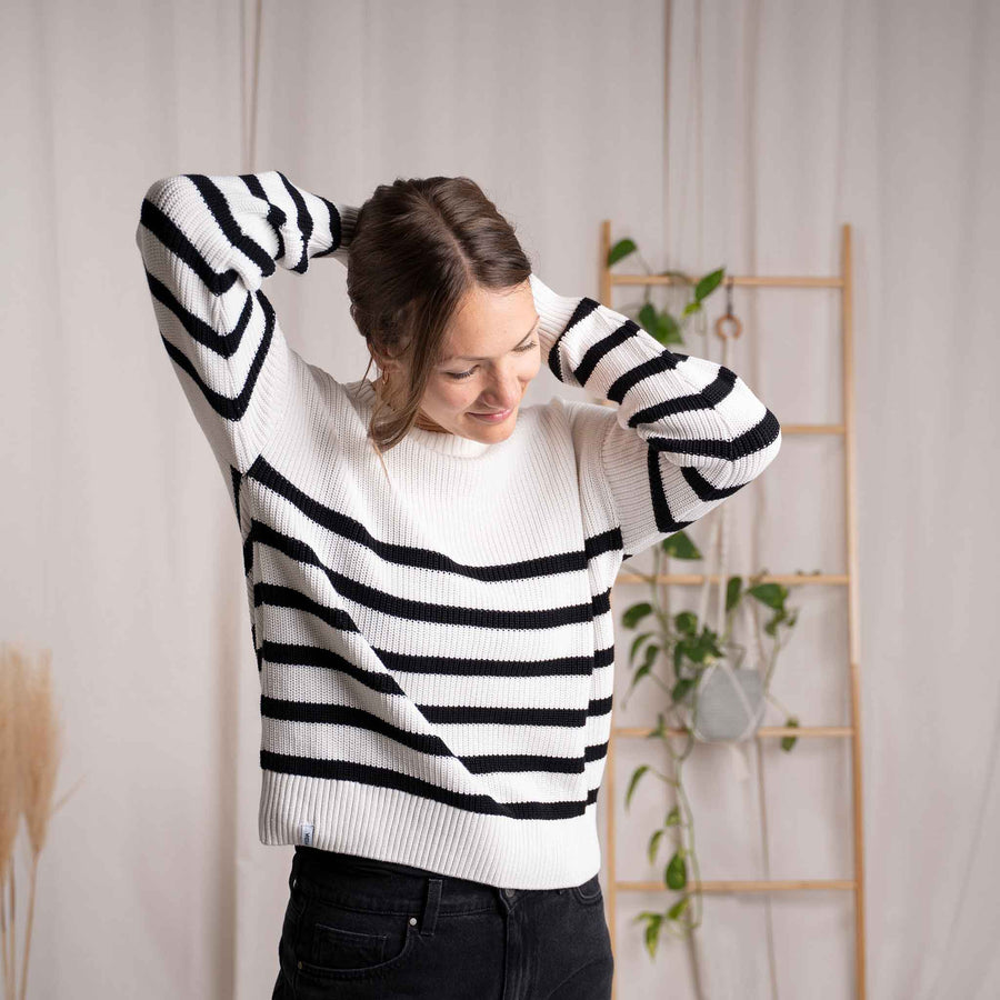 Livia - Oversized Strickpullover aus Biobaumwolle, Weiß/Schwarz