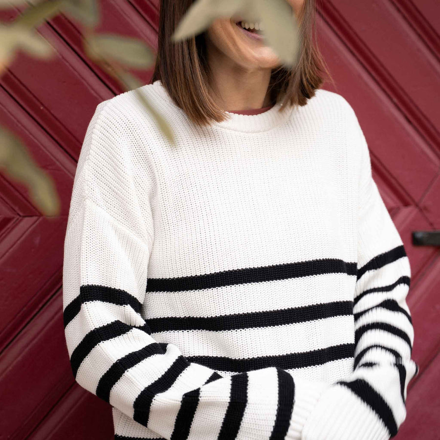 Livia - Oversized Strickpullover aus Biobaumwolle, Weiß/Schwarz