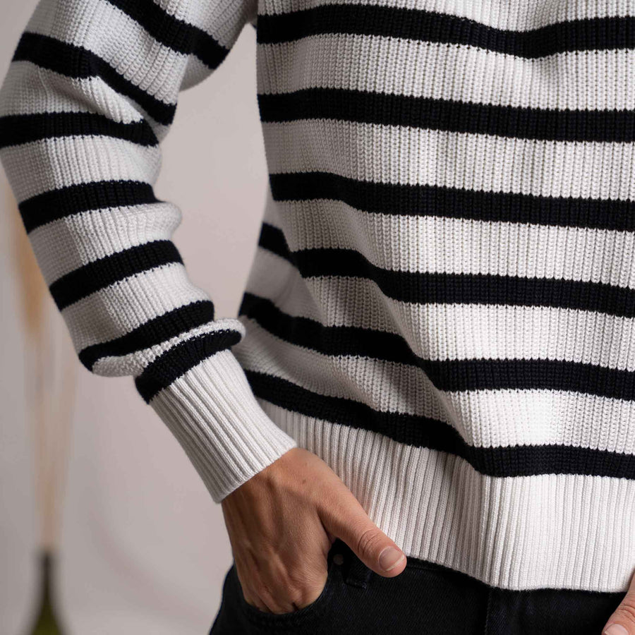 Livia - Oversized Strickpullover aus Biobaumwolle, Weiß/Schwarz