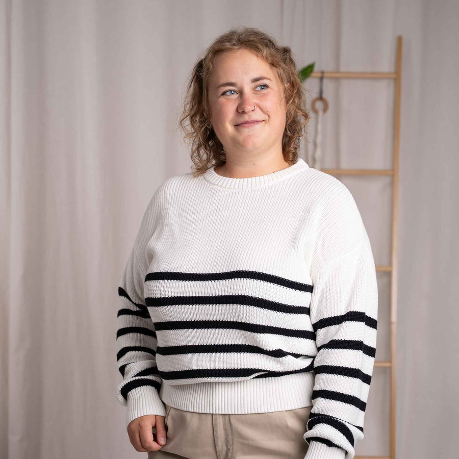 Livia - Oversized Strickpullover aus Biobaumwolle, Weiß/Schwarz