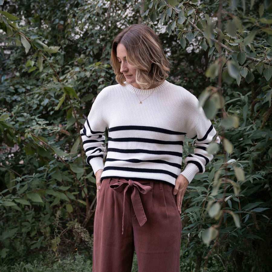 Livia - Oversized Strickpullover aus Biobaumwolle, Weiß/Schwarz