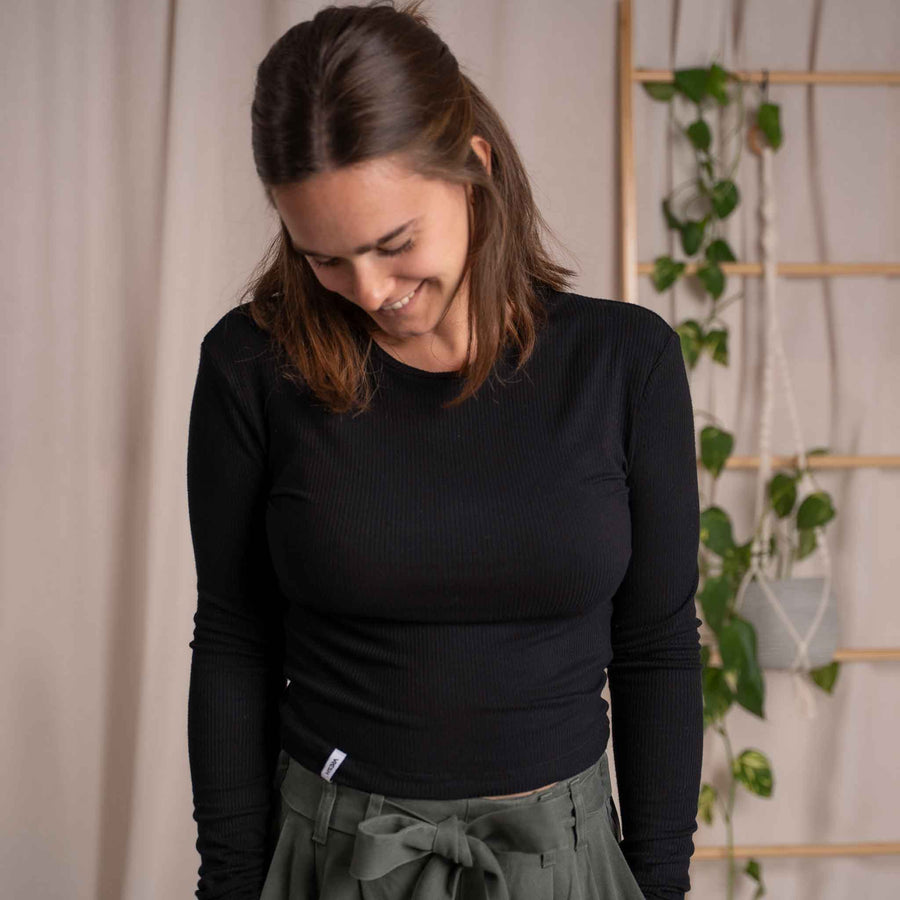 Merve - Crop Longsleeve aus Bambus, Schwarz