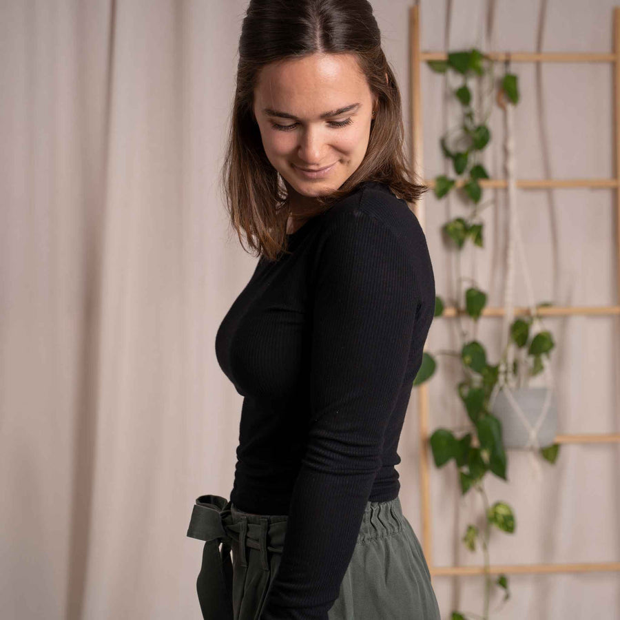 Merve - Crop Longsleeve aus Bambus, Schwarz