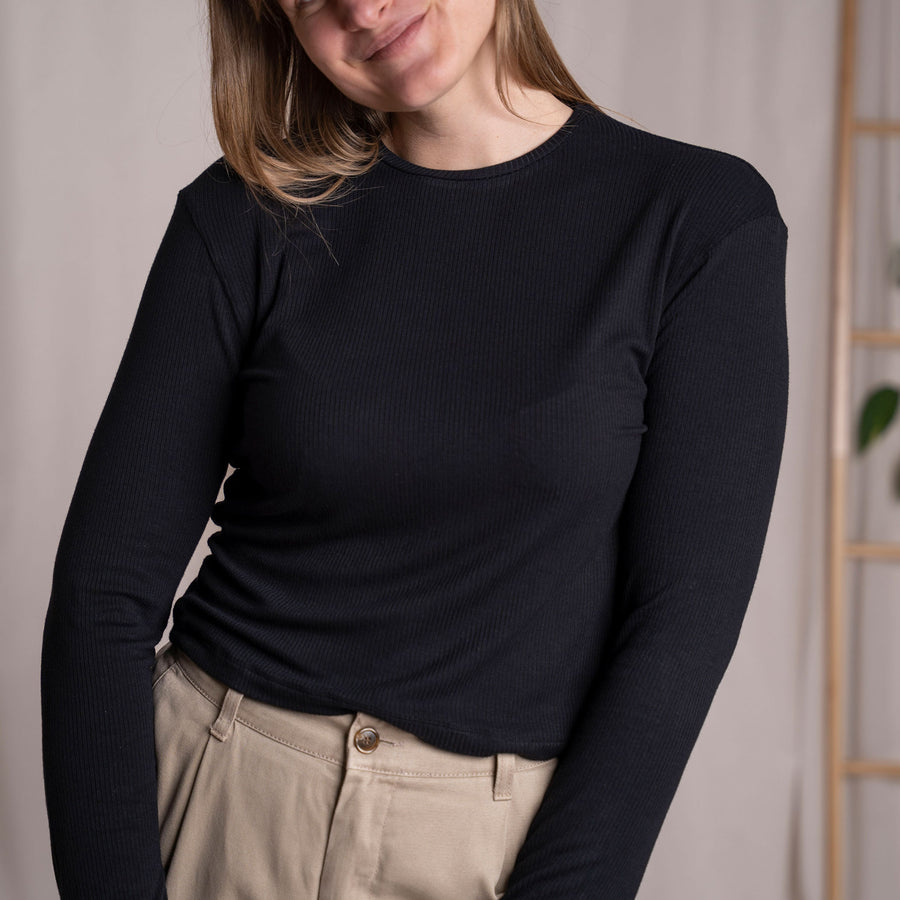 Merve, Crop Longsleeve aus Bambus, Schwarz
