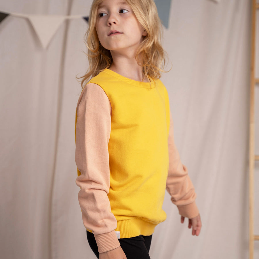 Mini Pvau - Kinder Sweater aus Biobaumwolle, Senfgelb/Rosa