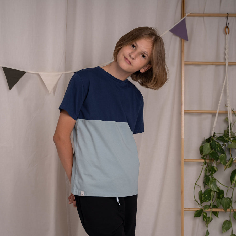 Mini Vuchs - Colorblock T-Shirt aus Biobaumwolle, Dunkelblau/Hellblau