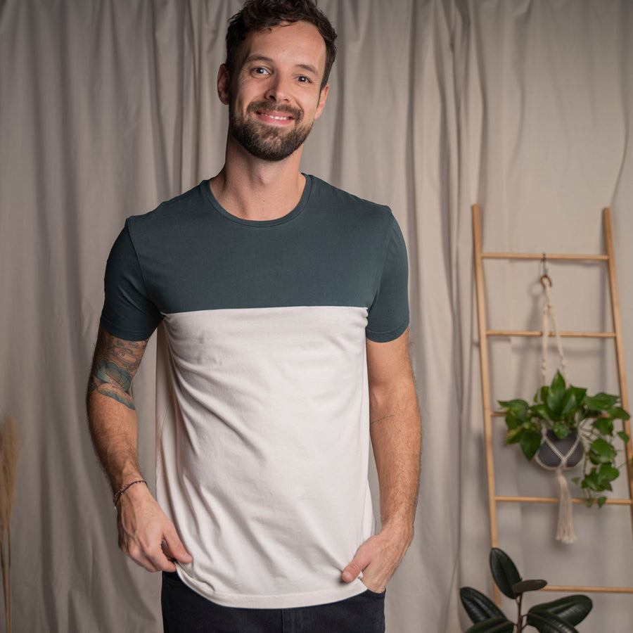 Olav - Classic Fit Colourblock T-Shirt aus Biobaumwolle, Grün/Ecru