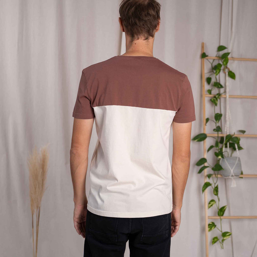 Olav - Classic Fit Colourblock T-Shirt aus Biobaumwolle, Rotbraun/Ecru