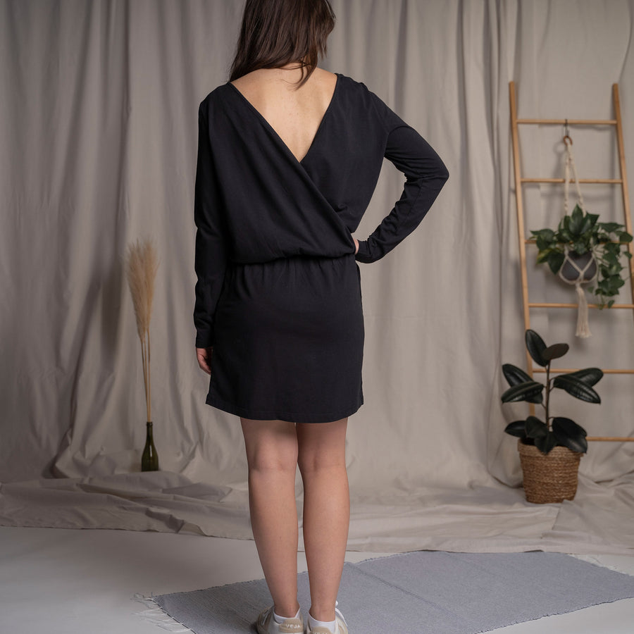 Vania - Langarmkleid mit Rückenausschnitt aus Bambus-Mix, Schwarz