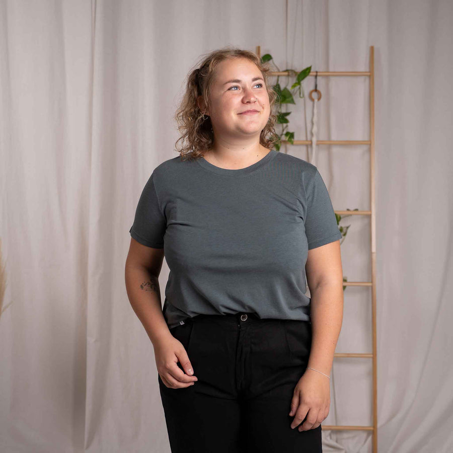 Veli - Crop T-Shirt aus Tencel-Mix, Tannengrün