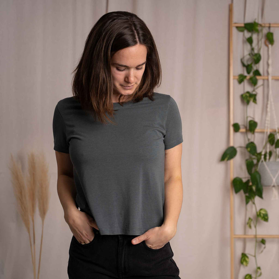 Veli - Crop T-Shirt aus Tencel-Mix, Tannengrün