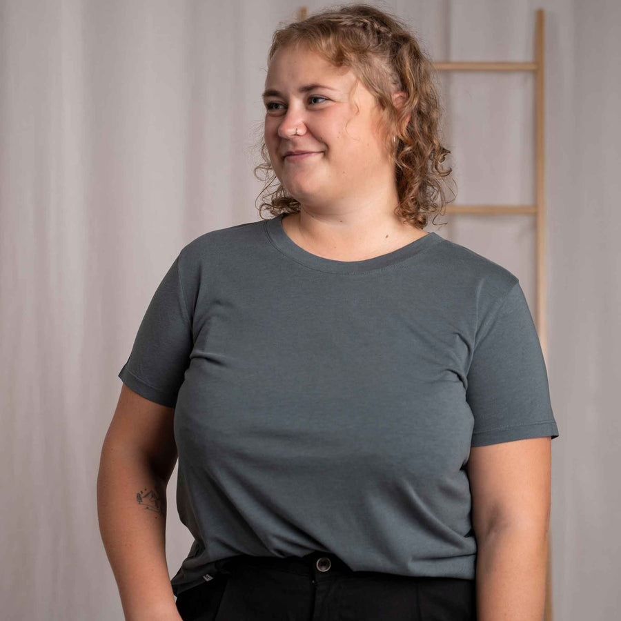 Veli - Crop T-Shirt aus Tencel-Mix, Tannengrün