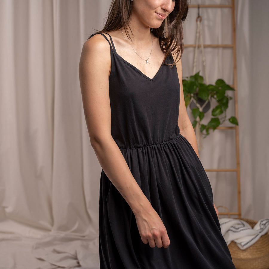 Veodora - Trägerkleid aus Tencel-Mix, Schwarz