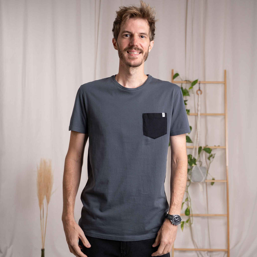 Vilip - Classic Fit T-Shirt mit Brusttasche aus Biobaumwolle, Grau/Schwarz