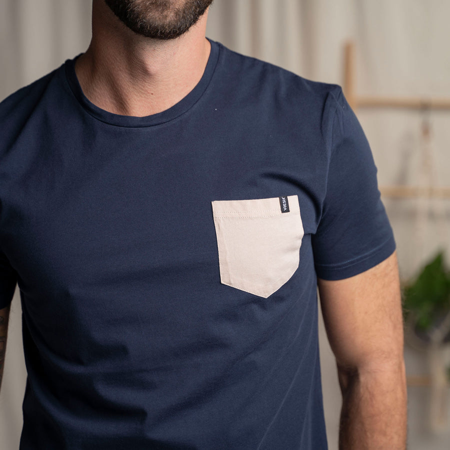 Vilip - Classic Fit T-Shirt mit Brusttasche aus Biobaumwolle, Navy/Beige