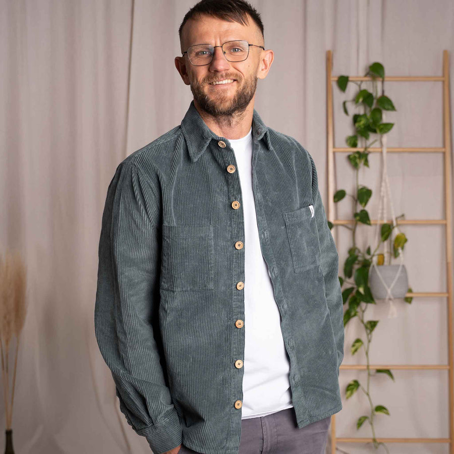 Vinley - Cord Hemd aus Biobaumwolle, Balsamgrün