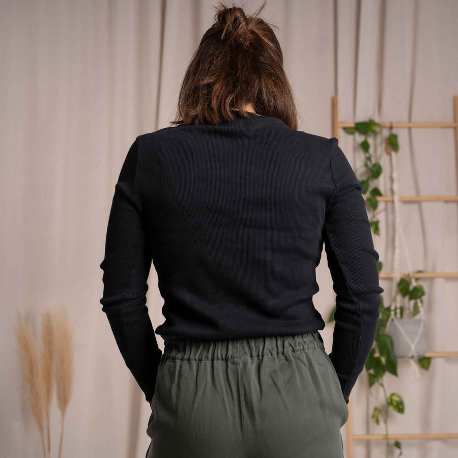 Viyola - Turtle Neck Longsleeve aus Biobaumwolle, Schwarz