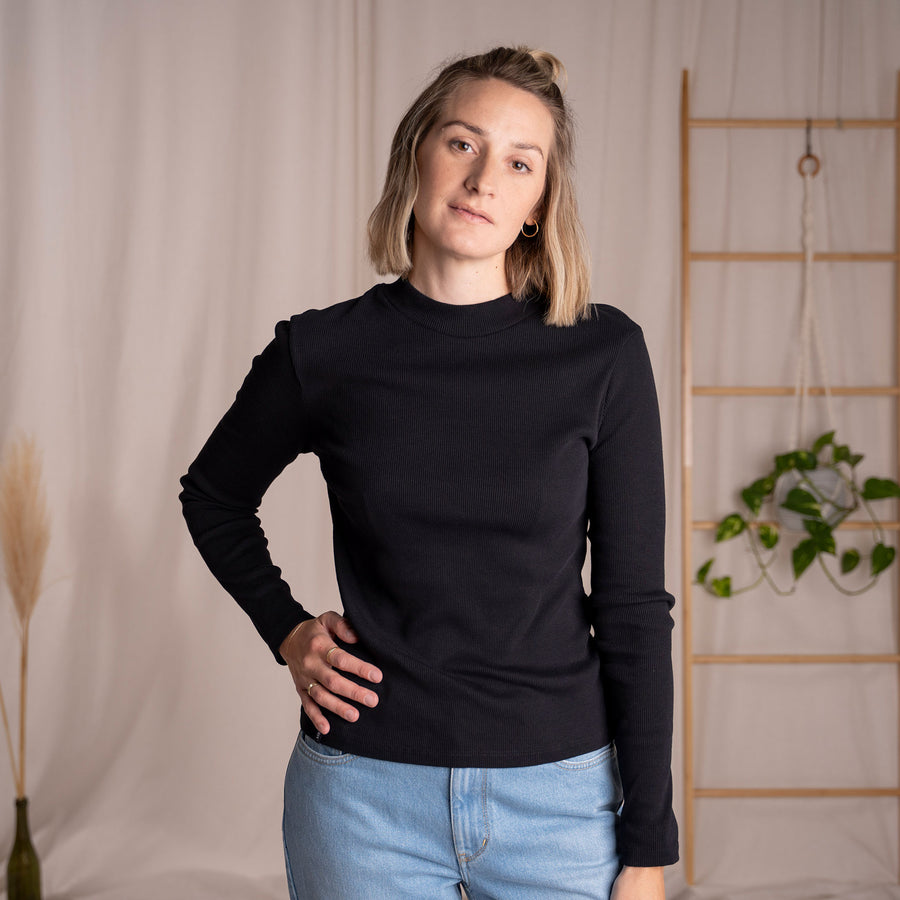 Viyola - Turtle Neck Longsleeve aus Biobaumwolle, Schwarz