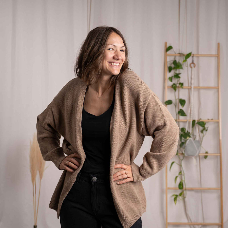 Vreda - Strick Cardigan aus Biobaumwolle, Camel