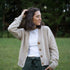 Vreia - Kurze Strickjacke aus Biobaumwolle, Beige