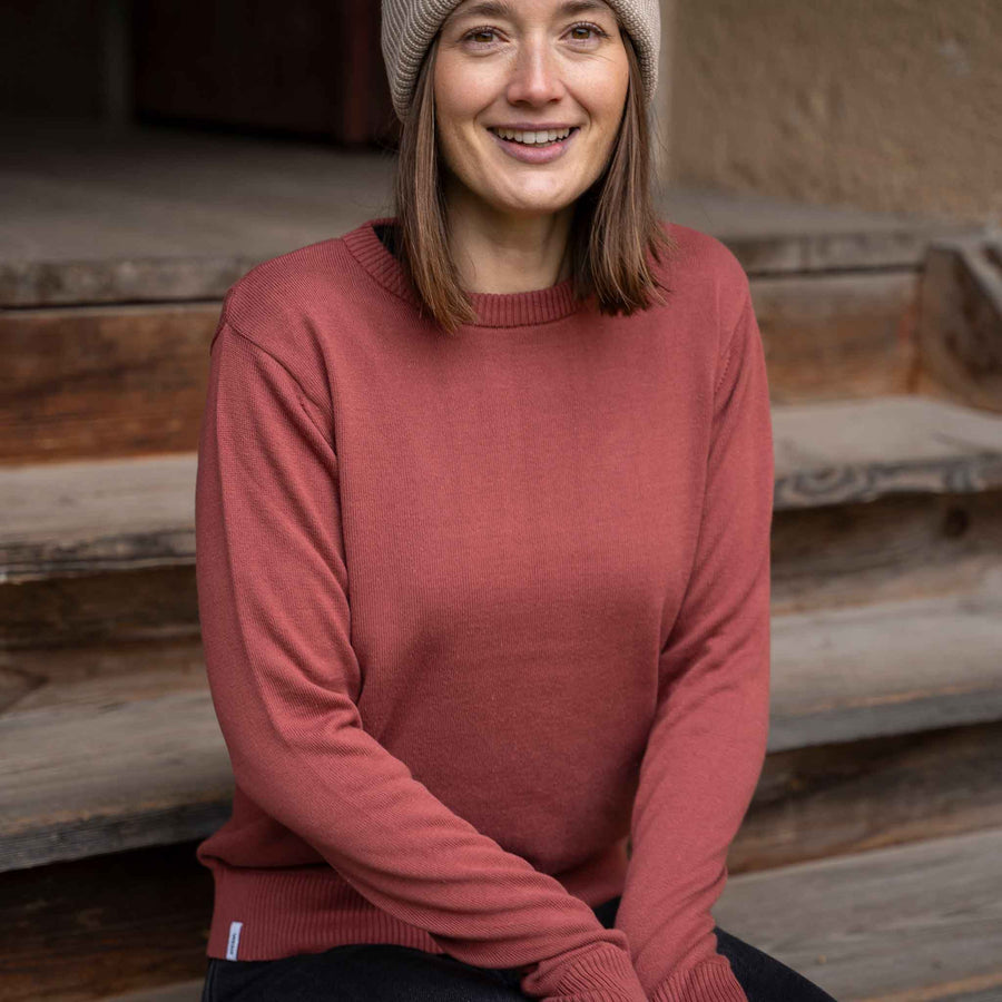 Vrenja - Klassischer Strickpullover aus Biobaumwolle, Hibiskus
