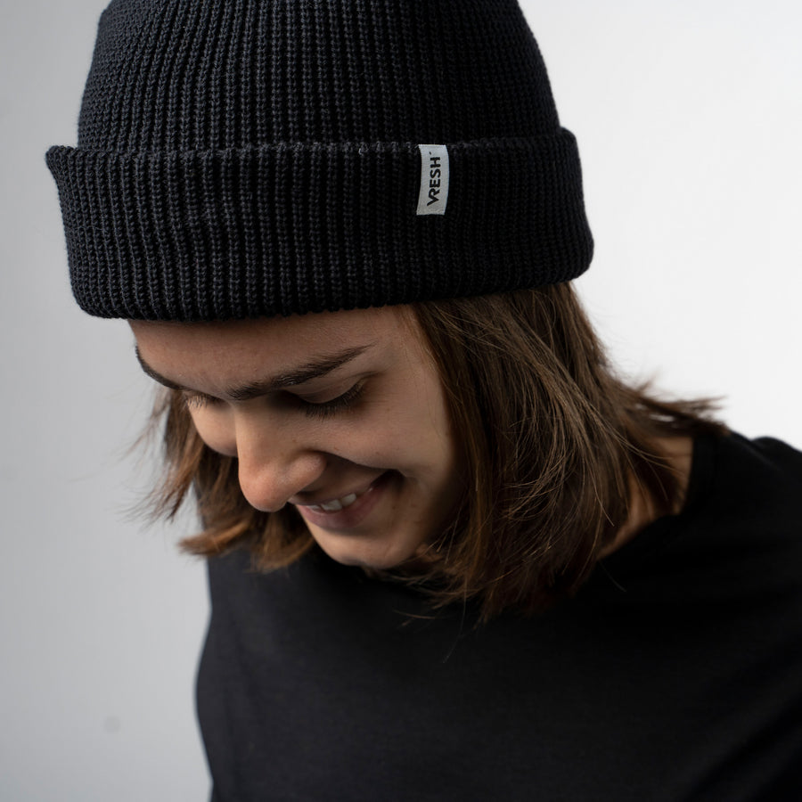 Hipster Beanie aus Biobaumwolle, Schwarz - Vresh, Sustainable and Fair Made  in Europe – Vresh Clothing
