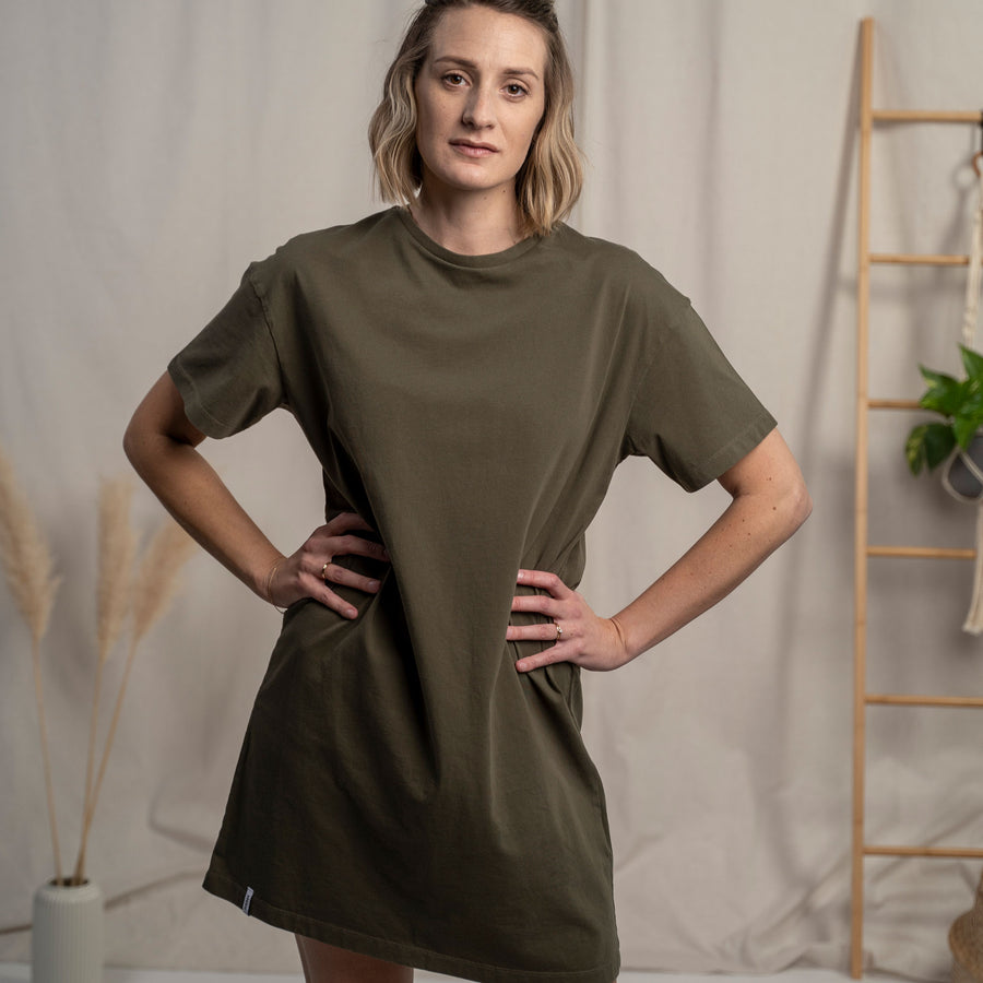 Eliv - T-Shirt Kleid aus Biobaumwolle, Olive